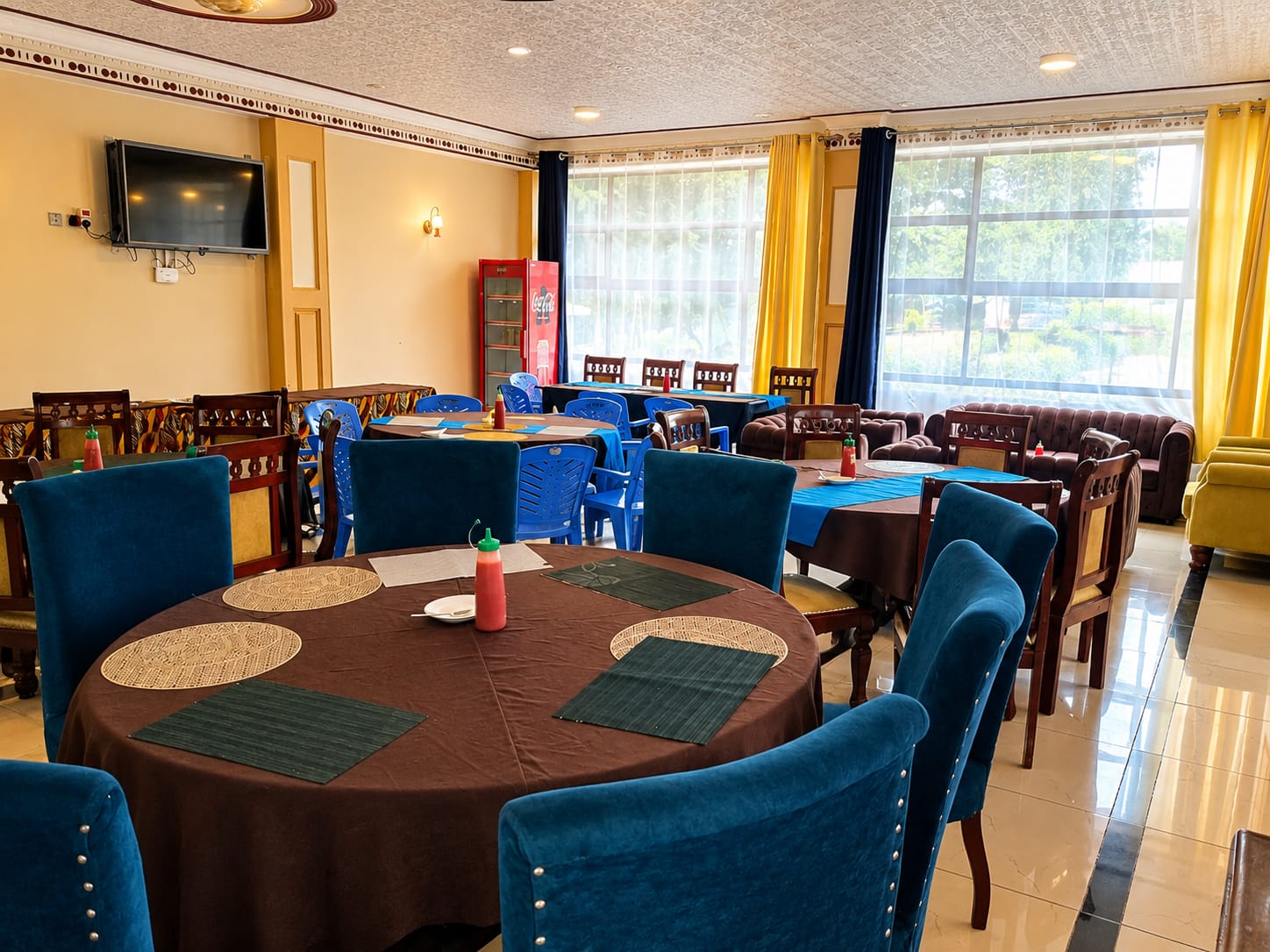Buffet & À la Carte Restaurant