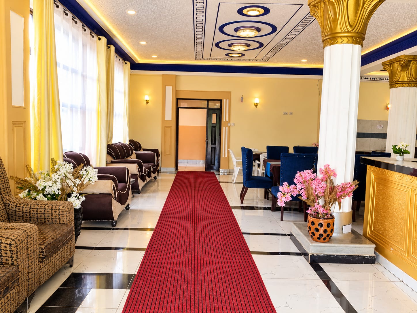 LE-VOYAGE grand reception hallway and lounge